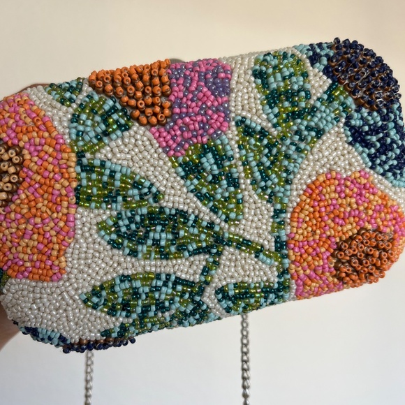 Multi-beaded clutch - Picture 12 of 16